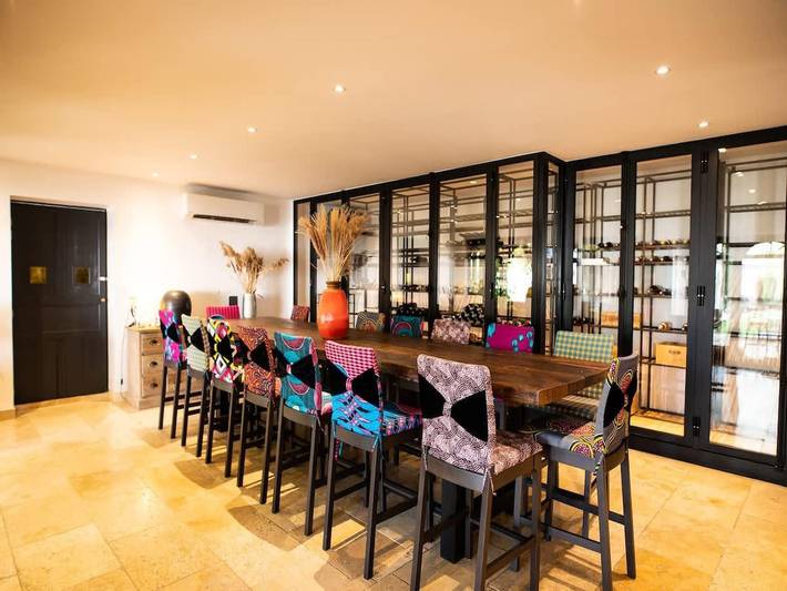 Location de vacances pour 16 personnes, avec jacuzzi et piscine ainsi que jardin et sauna, adapté aux familles à Noves - 3