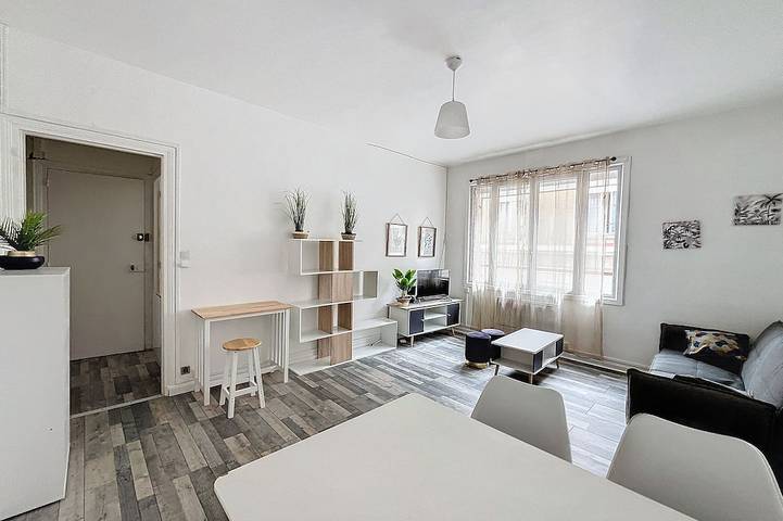 Apartamento entero, Modern, fully equipped F1 apartment in downtown Montluçon in Montluçon, Región de Montluçon