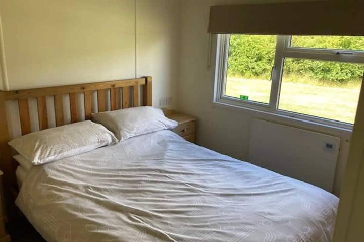 Lakeside Lodge Set in the Countryside in Bethersden, Ashford region