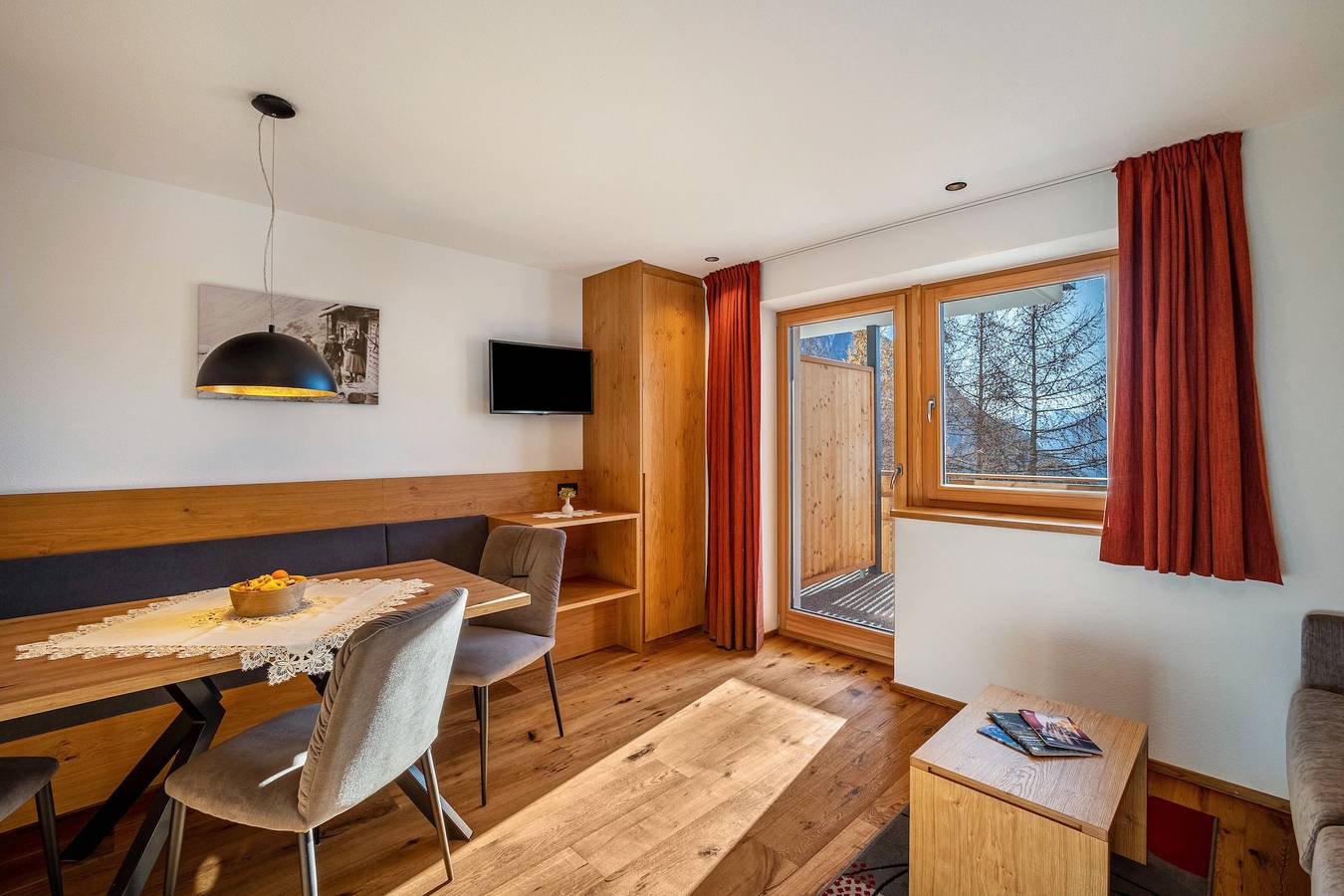 Ganze Wohnung, Ferienwohnung 'Hubertus - Speikboden' mit Bergblick, privater Terrasse und Wi-Fi in Ahornach, Sand in Taufers