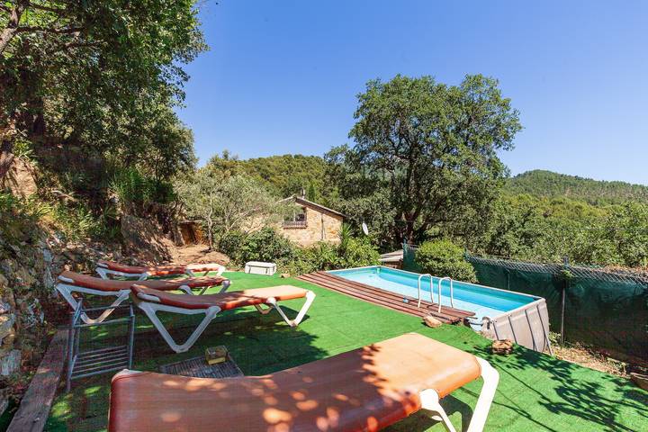 Villa mit pool für 4 Personen, mit Garten in 