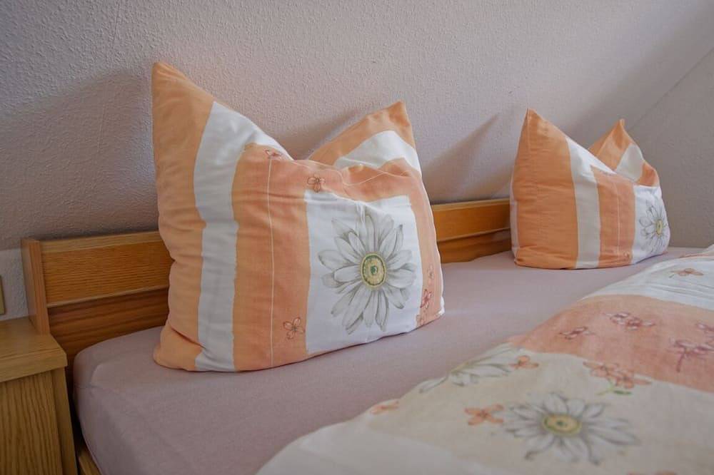 Ganze Wohnung, Ferienwohnung am See-neu mit Balkon in Neusalza-Spremberg, Oberlausitz-Niederschlesien