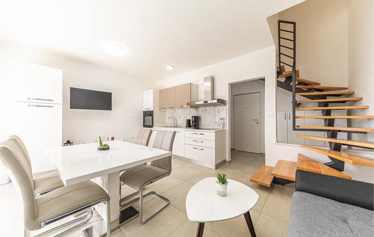 Gîte pour 5 personnes, avec terrasse à Trogir - 4