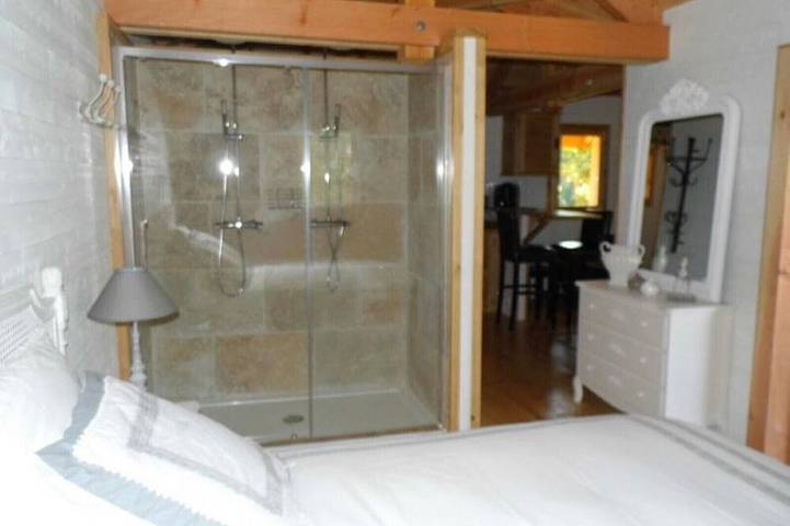 Gîte pour 2 personnes, avec Balcon et Jacuzzi dans Fichous-Riumayou - 2