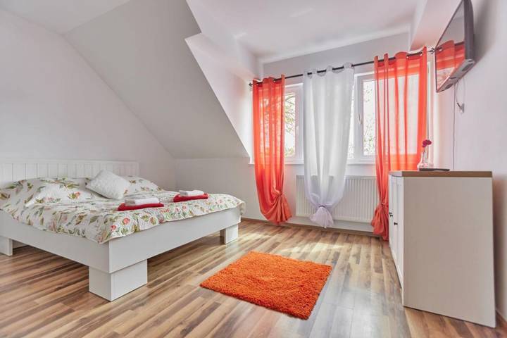 Apartament wakacyjny dla 5 osób, z ogród, zwierzęta dozwolone w Rewal