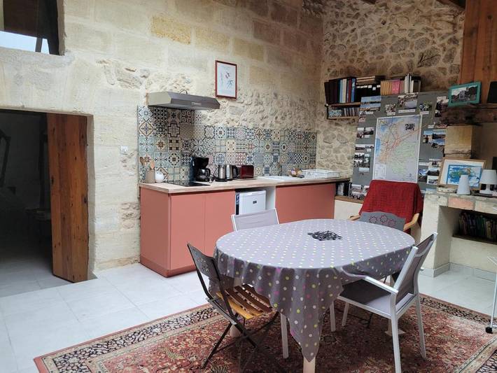 Location de vacances pour 4 personnes, avec jardin ainsi que terrasse et piscine à Izon - 3