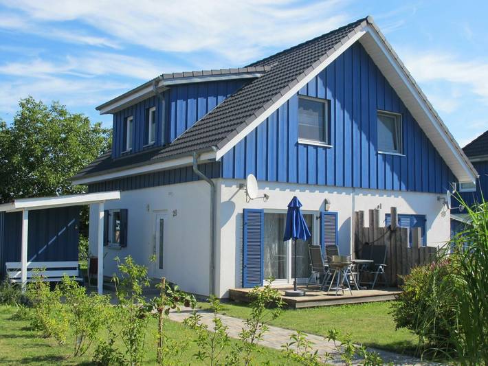 Ferienhaus für 4 Personen, mit Terrasse und Garten in Altefähr - 2