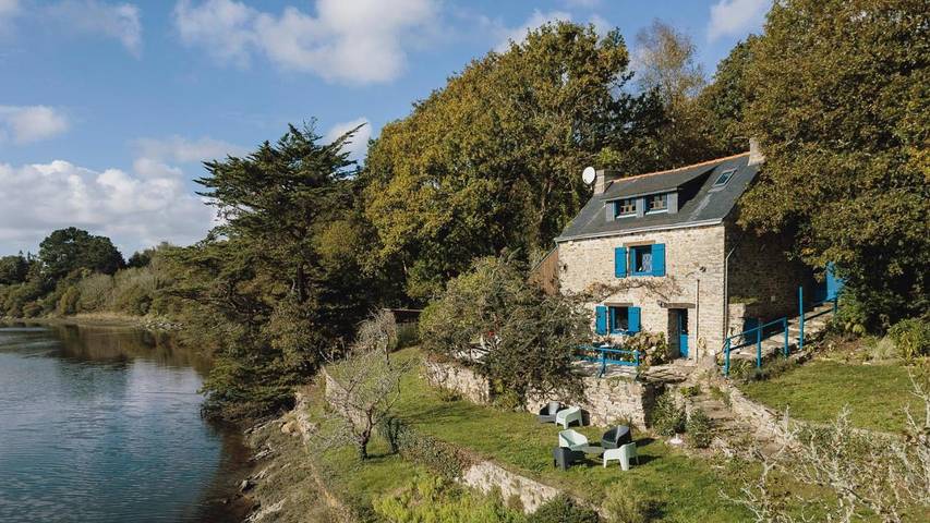 Location de vacances pour 6 personnes, avec vue sur le lac ainsi que vue et jardin à Riec-sur-Bélon - 4