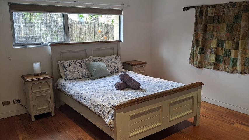 Holiday home for 16 people, with balcony and garden, with pets in Vincentia