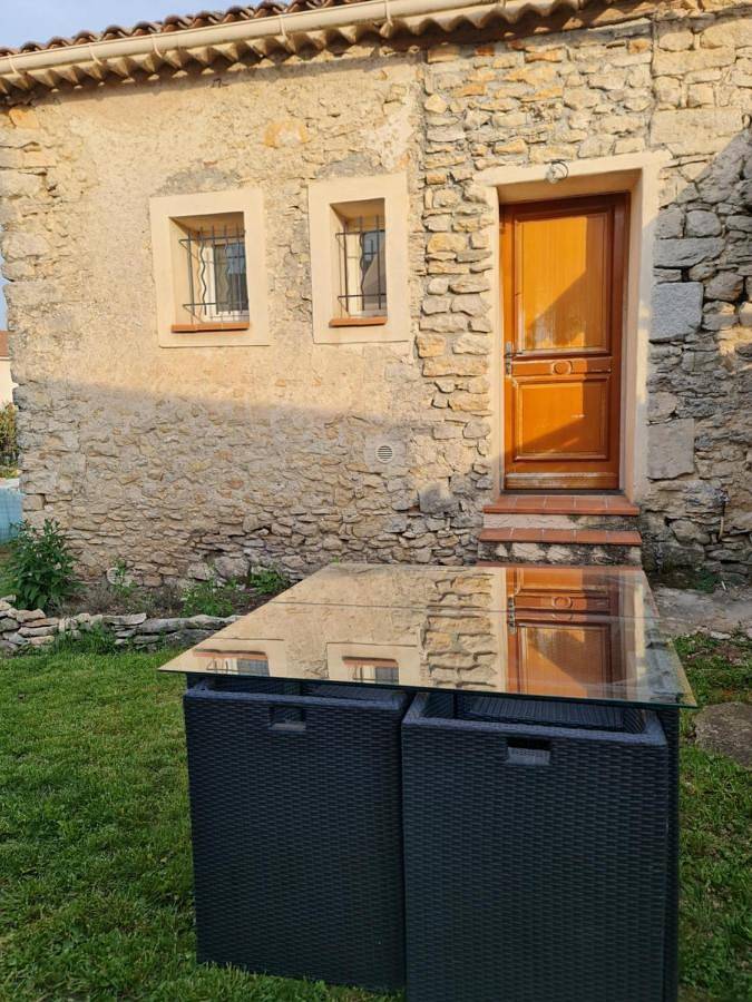 Appartement entier, One-Bedroom Apartment in Forcalquier, Parc naturel régional du Luberon