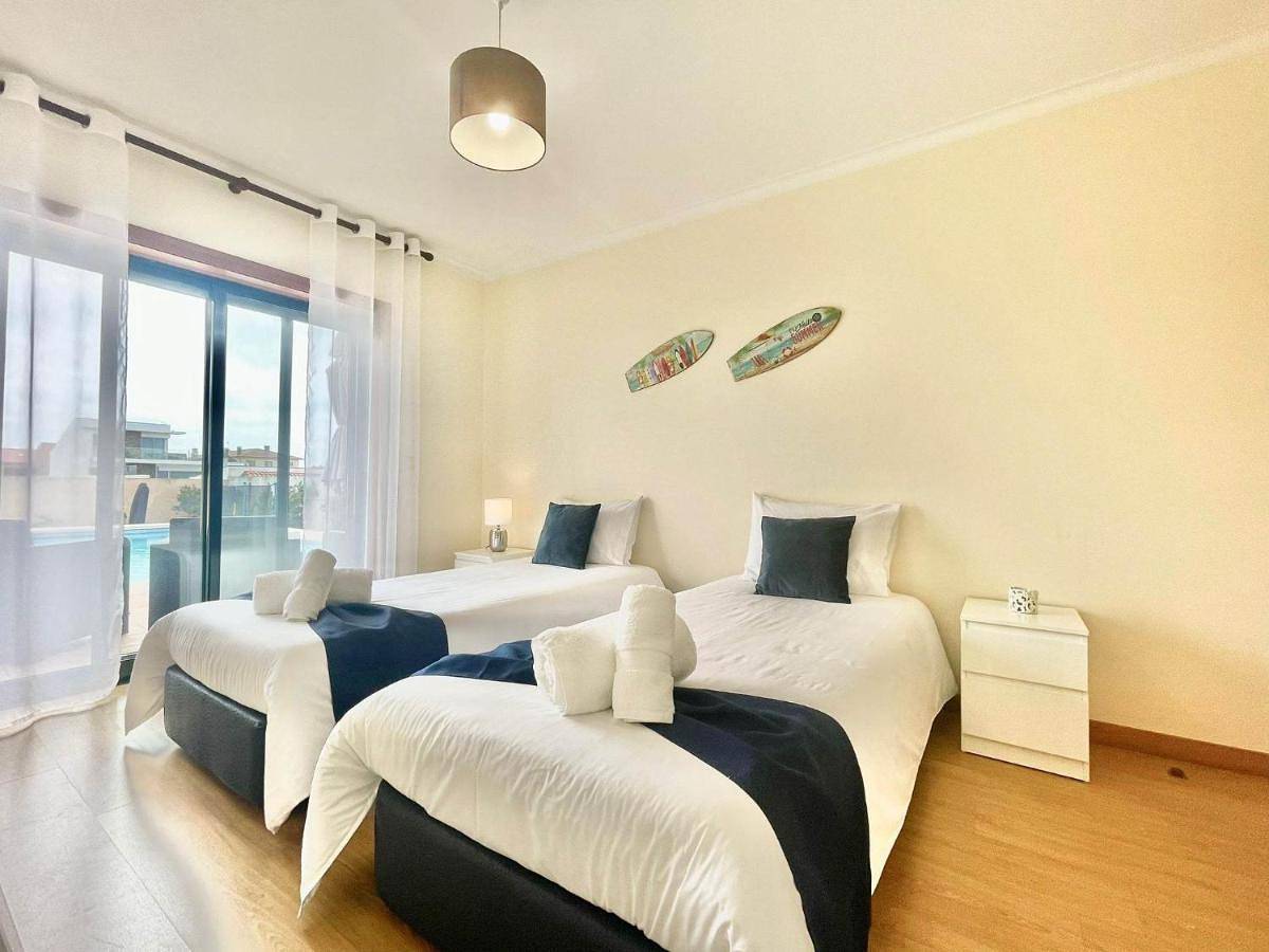 Four-Bedroom House in Ria de Aveiro, Torreira