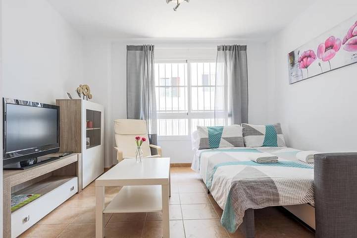Apartamento entero, Apt altas calidades 3 dormitorios, 2 baños & patio / wifi. La Algaba in La Algaba, Provincia de Sevilla