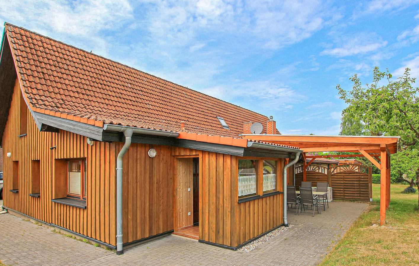 Ganze Ferienwohnung, Gemütlicher Rückzugsort am Strand mit Terrasse und Parkplatz in Zislow, Plauer See