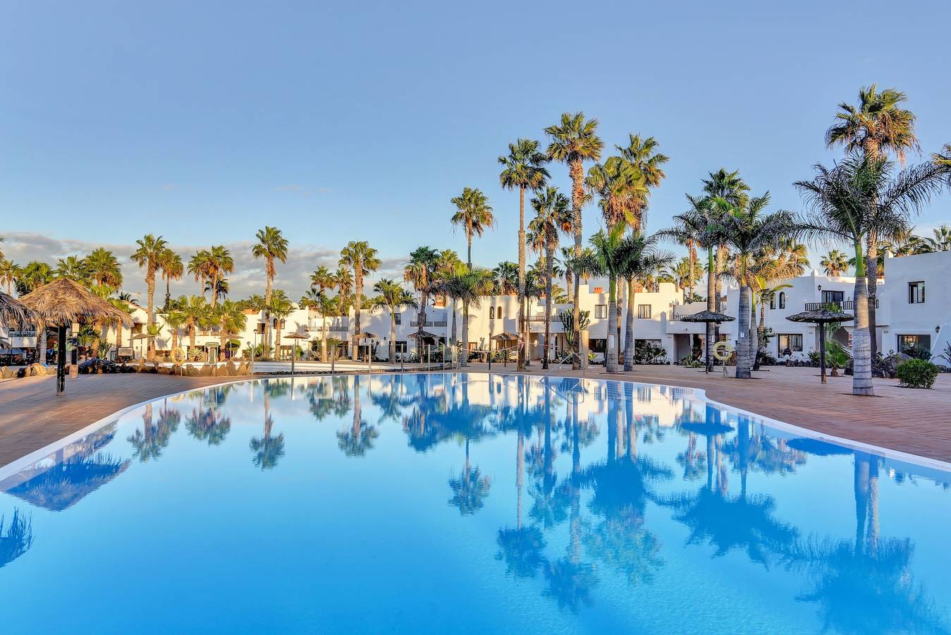 Ferienhaus 'Horizon Blu' mit Gemeinschaftspool, privater Terrasse und Wlan in Corralejo, La Oliva