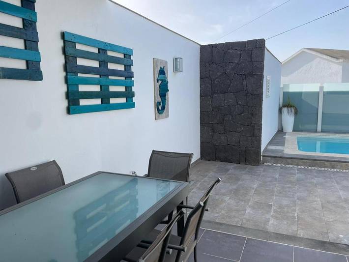 Chalet para 4 personas, con vistas y piscina además de terraza y jardín - 1