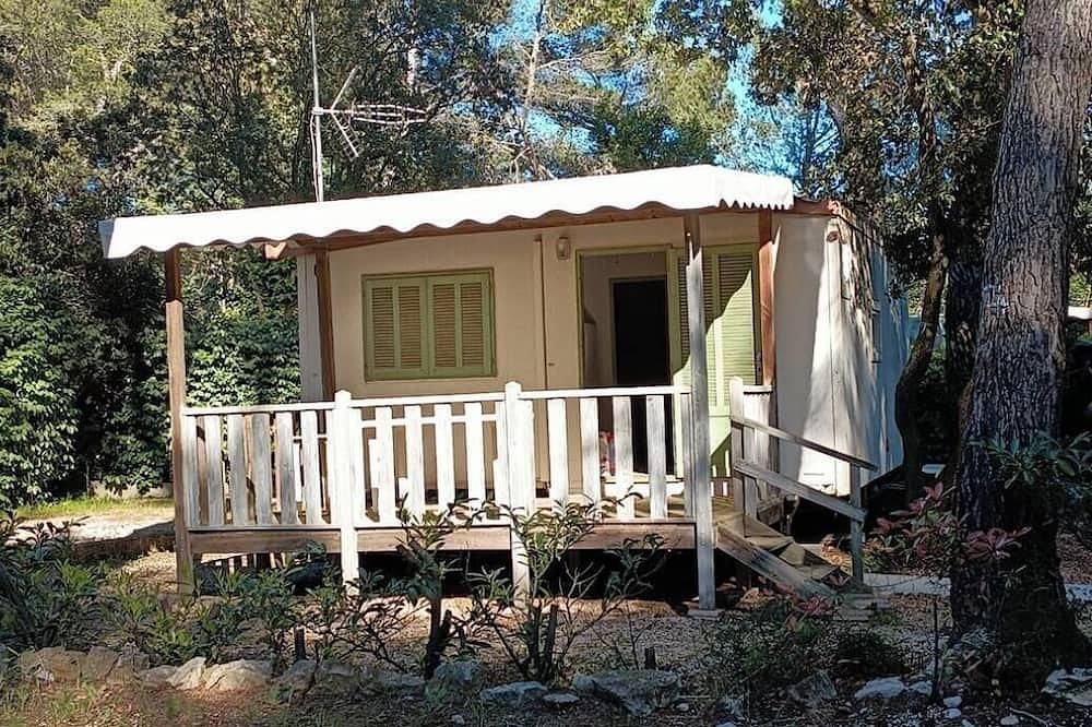 Comfortable bungalow in a 3-star family campsite in Aubagne, Marseille region