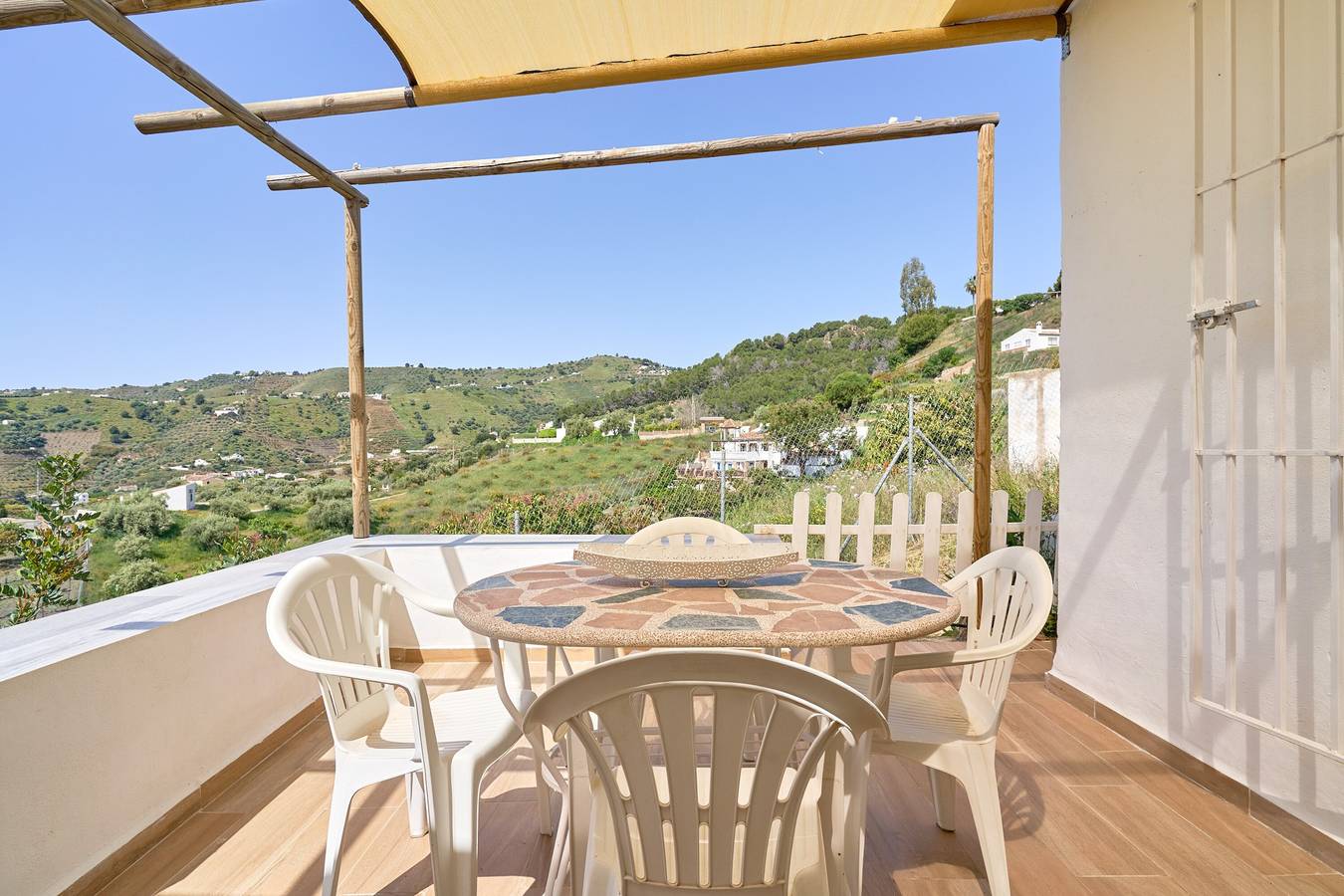 Holiday Home “Villa Piedra Blanca” with Pool, Garden, Terrace & Wifi in Frigiliana, Costa del Sol