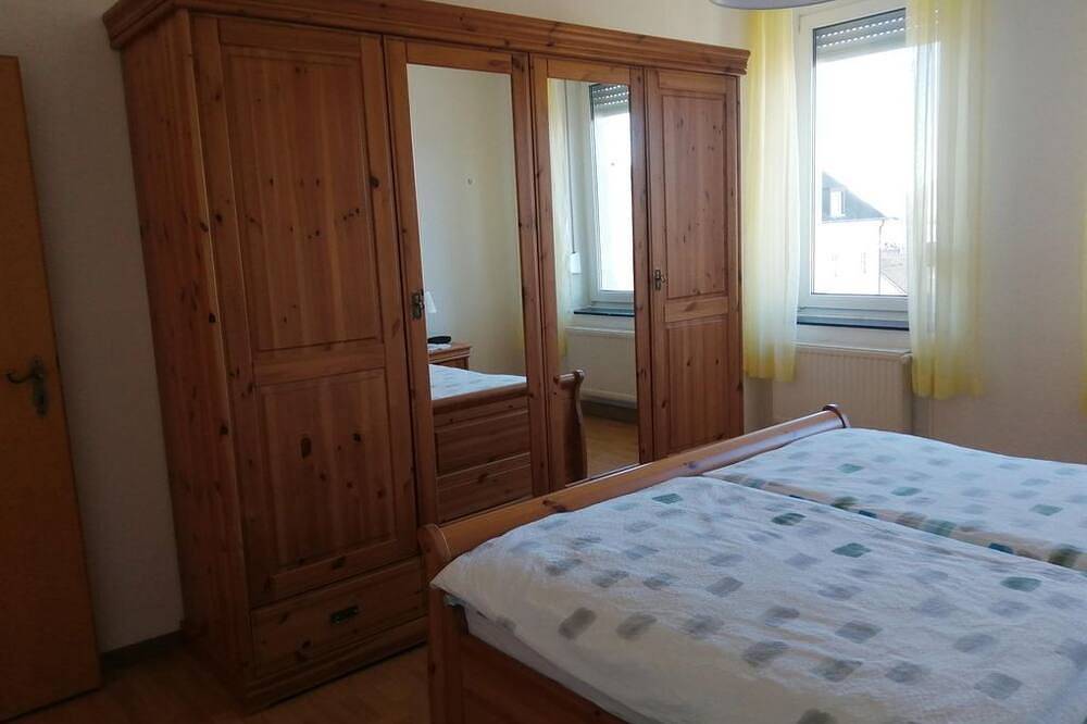 Ganze Wohnung, Weingut-Ferienwohnung Heinz Dostert - Ferienwohnung in Nittel, Landkreis Trier-Saarburg