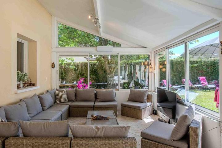 Location de vacances pour 12 personnes, avec jardin et piscine, adapté aux familles à Vernou-la-Celle-sur-Seine - 4