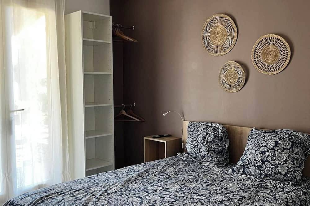 Villa provençale 8 pers. with swimming pool, air conditioning, calm and greenery with view. in Velaux, Aix-en-Provence region