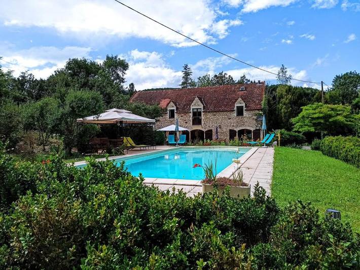 Location de vacances pour 6 personnes, avec jardin ainsi que piscine et vue à Nadaillac-de-Rouge