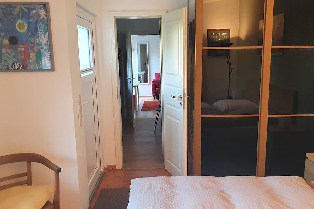 Ganze Wohnung, Wohnen auf dem Dach Bonns, nur 10 Minuten ins Zentrum in Bonn, Rheinland