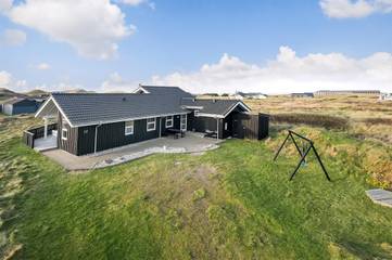 Ferienhaus für 8 Personen, mit Whirlpool und Sauna sowie Terrasse, mit Haustier in Hirtshals