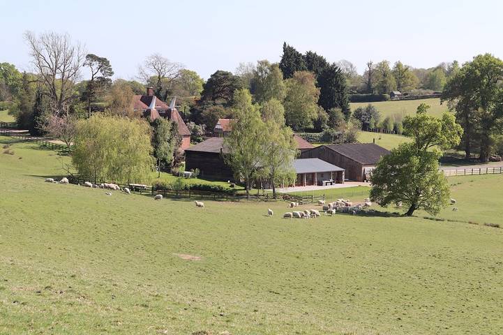 Gîte pour 20 personnes, avec terrasse et jardin