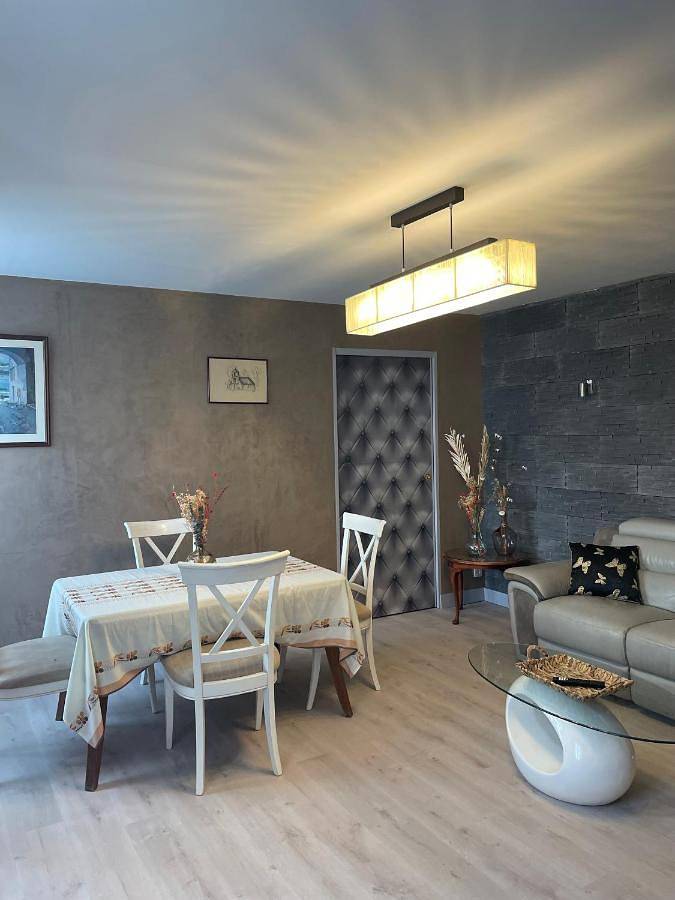 Hôtel pour 4 personnes, avec terrasse à Issoudun - 4