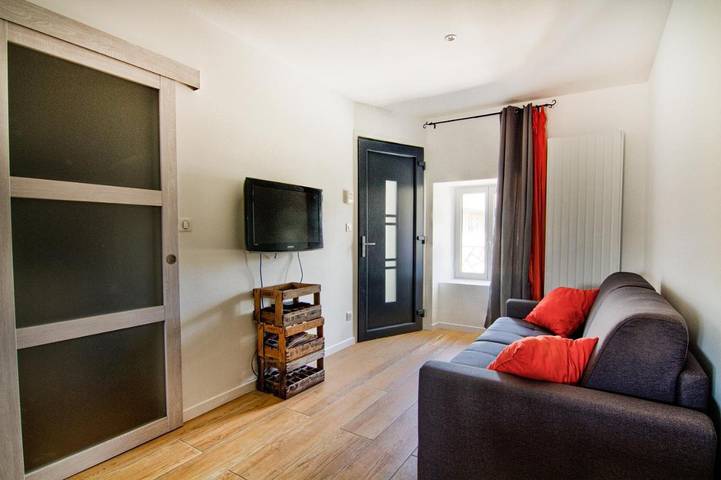 Gîte pour 3 personnes à Saint-Julien-Chapteuil - 2