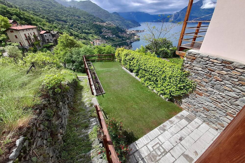 Cozy Lake-View Home with Garden, Starlink Wi-Fi and Relaxing Veranda in Bellano, Orobie Alpen West