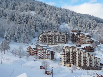 Gîte pour 9 personnes, avec balcon dans La Tania