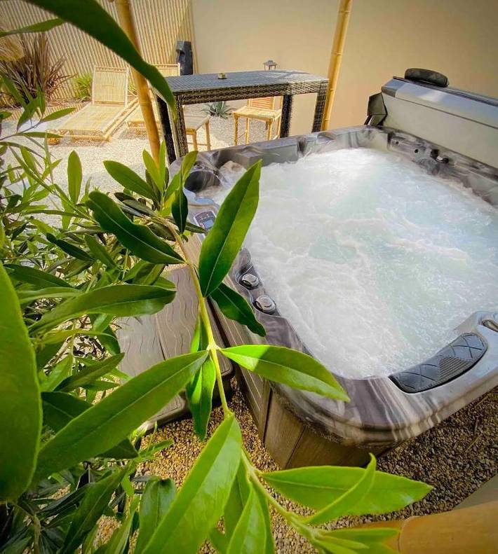 Location de vacances pour 2 personnes, avec jardin et jacuzzi à Saint-Martin-des-Entrées - 2