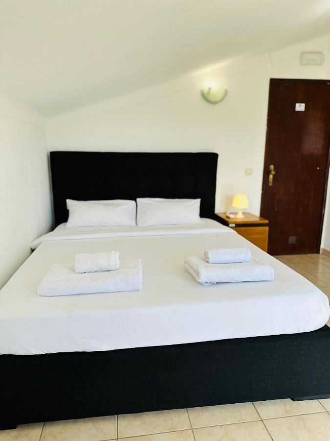 Ferienhaus für 2 Personen, mit Ausblick und Terrasse in Portimão - 2