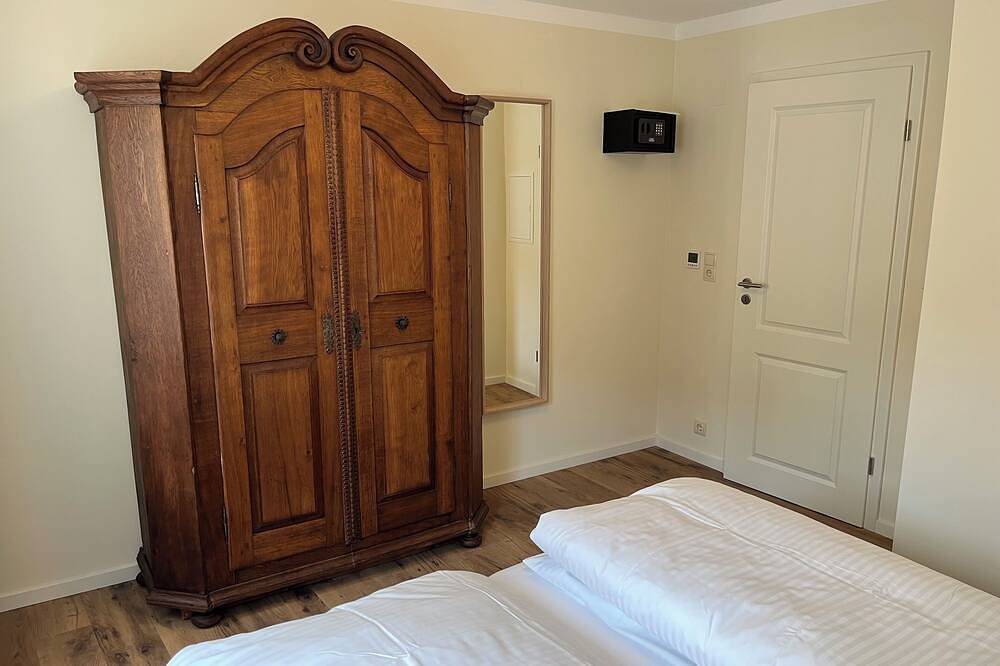 Ganze Wohnung, Ferienwohnung \"Burgweg\" im alten Weingut in Großkarlbach, Deutsche Weinstraße