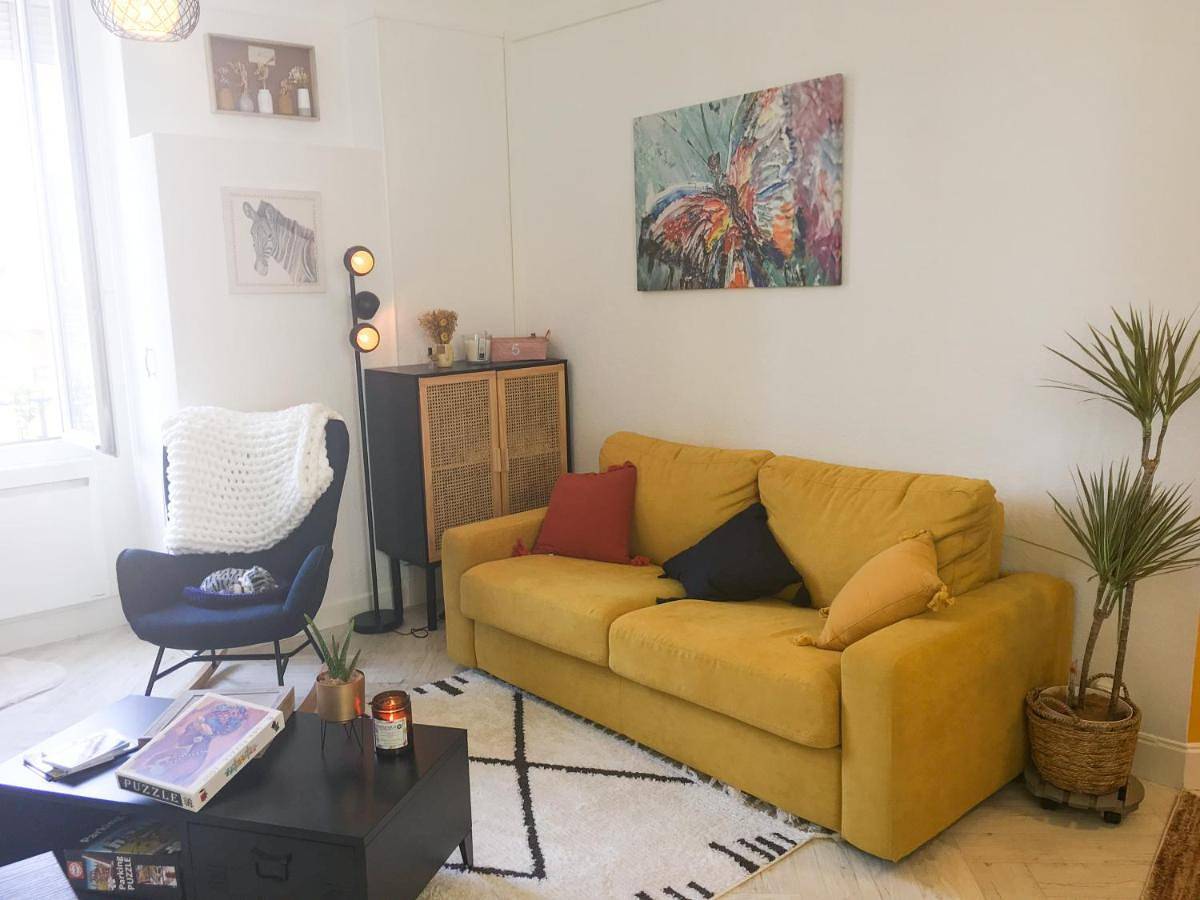 Appartement entier, Maison du Bonheur l Art de vivre à la française Logement entier avec parking in Sainte-Savine, Aube