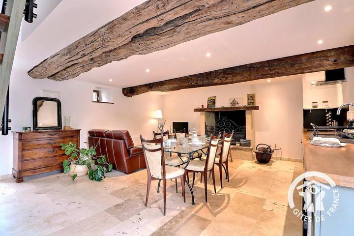 Gîte pour 4 personnes, avec vue et jardin - 1