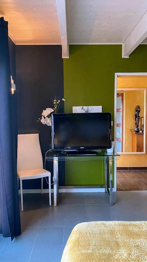 Location de vacances pour 2 personnes, avec balcon et vue à Néant-sur-Yvel - 3