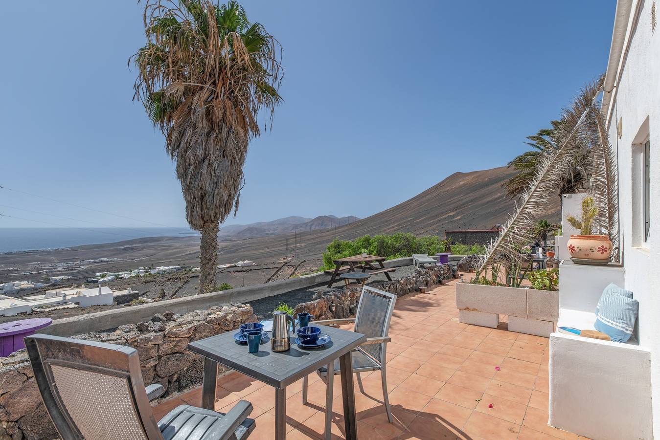 Ganze Wohnung, Ferienwohnung 'Azul De Eden' mit Bergblick, Balkon und Wlan in Tías, Lanzarote