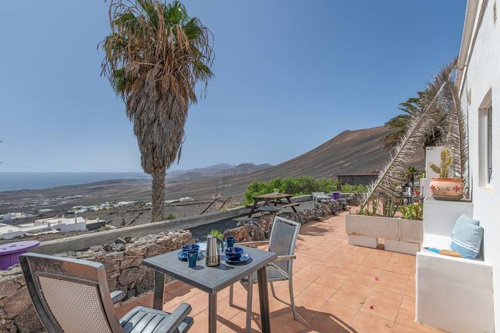 Ganze Wohnung, Ferienwohnung 'Azul De Eden' mit Bergblick, Balkon und Wlan in Tías, Lanzarote
