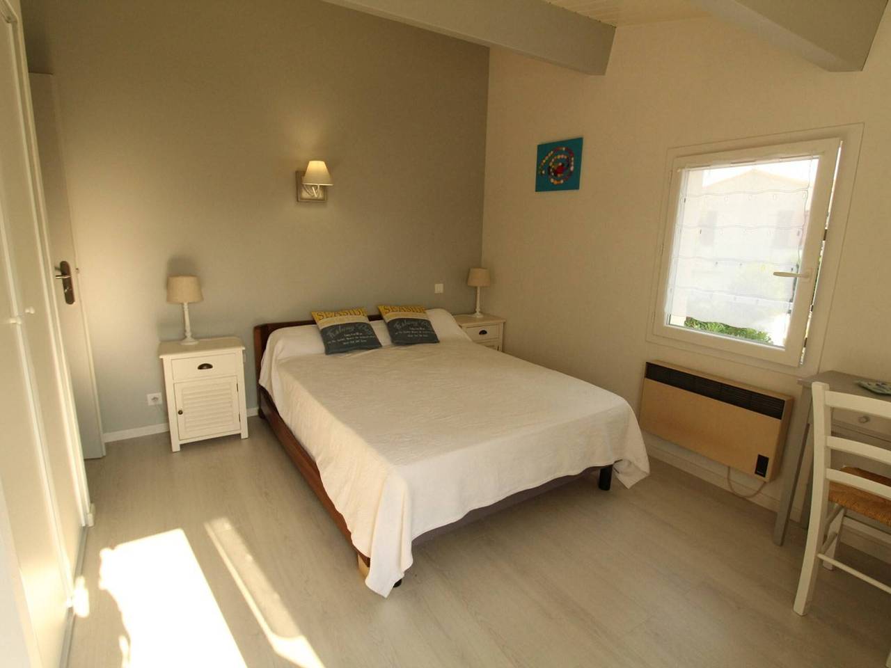 Apartamento entero, Apartamento renovado cerca de la playa con terraza y parking privado in Royan, Côte de Beauté