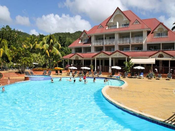 Appartement de vacances pour 3 personnes, avec piscine ainsi que jardin et balcon, adapté aux familles