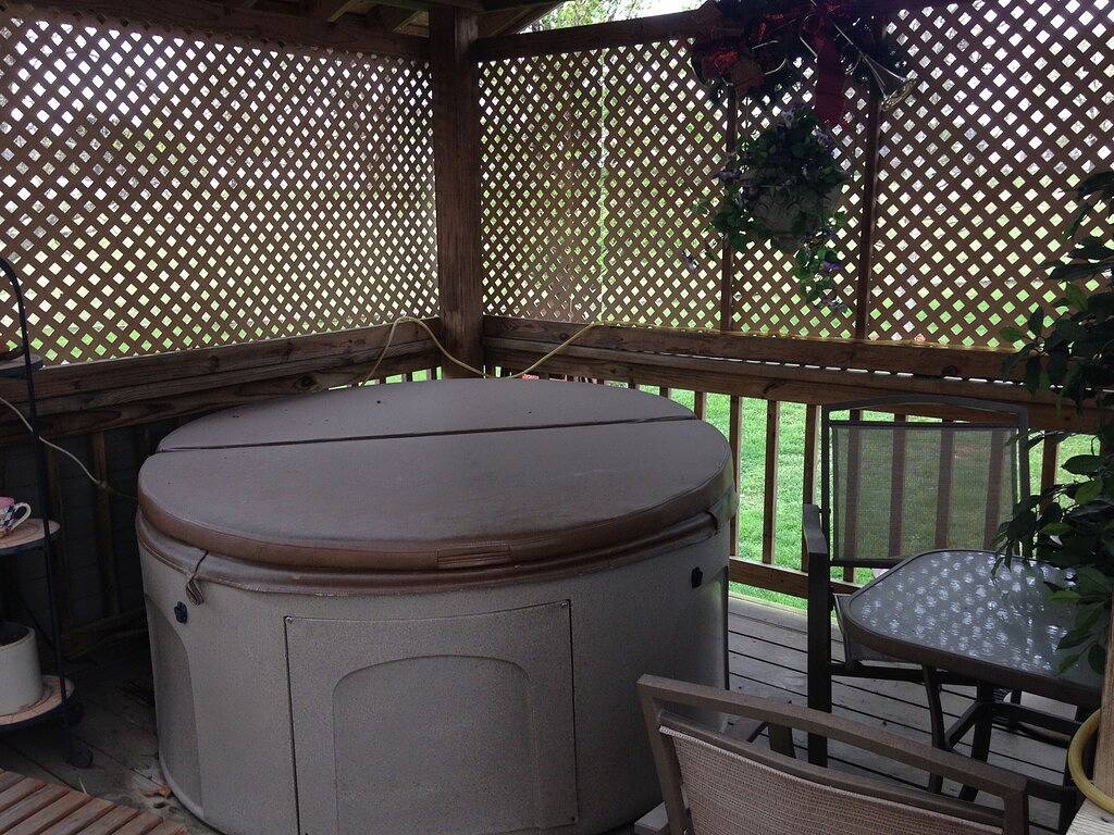 Ganze Wohnung, Privates Schlafzimmer, ein Badezimmer, Apartment mit eigenem Eingang und Whirlpool in Taney County