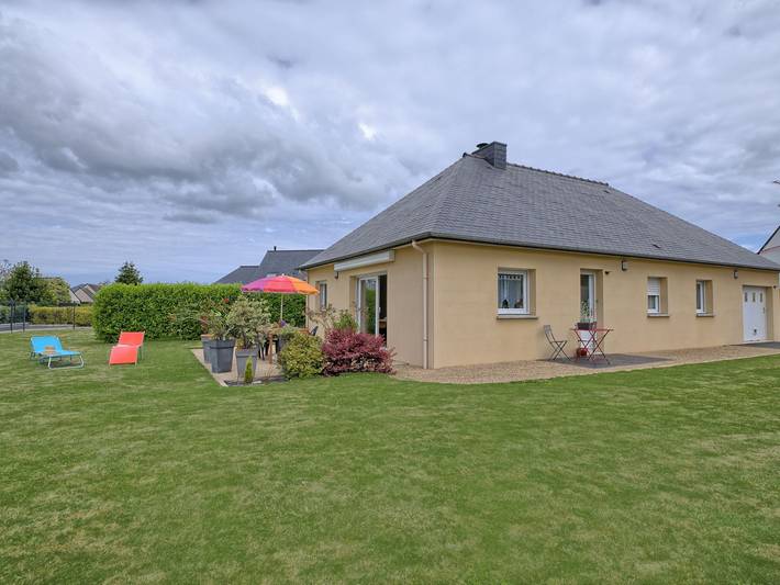 Gîte pour 4 personnes, avec terrasse et jardin à Camlez