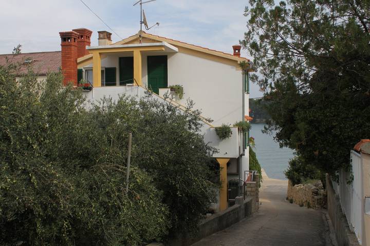 Ganze Wohnung, 1-Zimmer-Ferienwohnung am Strand Preko (Ugljan) -b in Plaža Jaz, Poljana