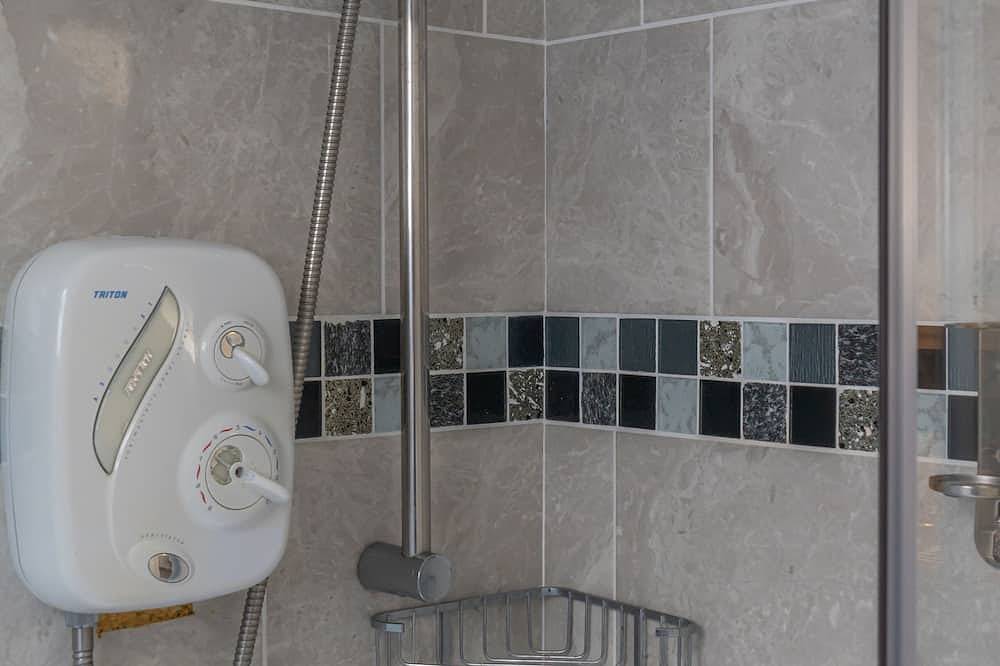 Geheel appartement, Own door apartment surrounded by mature gardens in the Wicklow mountains in Donaghmore, County Wicklow