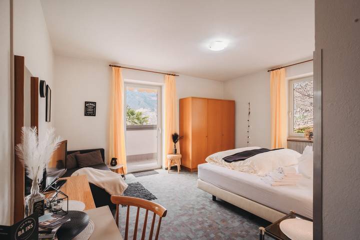 Entire apartment, Apartment 'Jack Daniels' with Mountain View, Shared Pool and Wi-Fi in Naturns, Texel Group