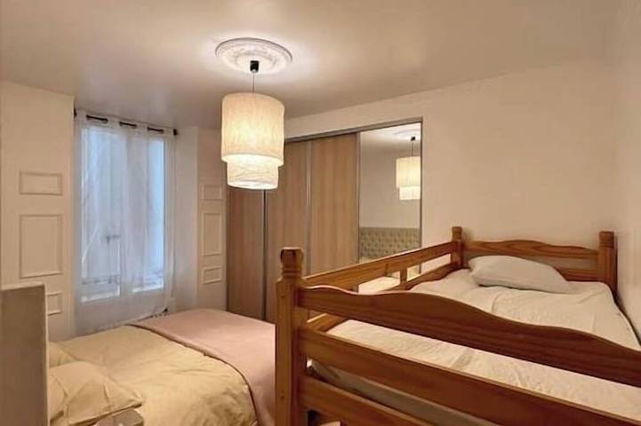Appartement entier, Appartement de luxe avec fresque in Fontainebleau, Seine-et-Marne