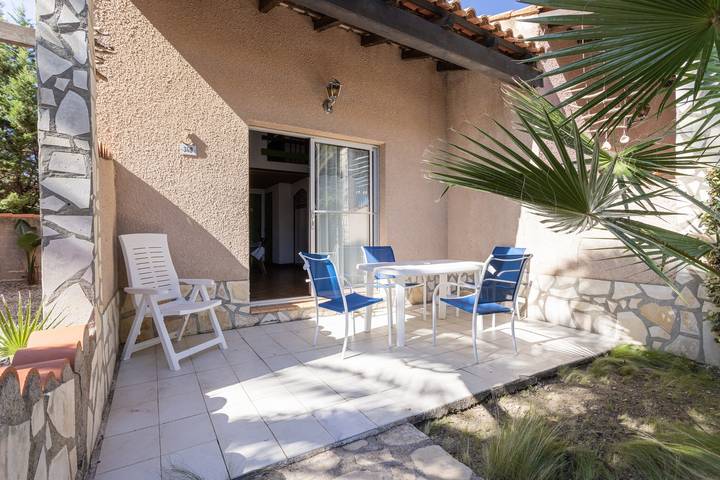 Casa de Vacaciones 'La Capelle 4 Personnes 349' con Piscina Compartida, Wi-Fi y Aire Acondicionado in Roquefort-des-Corbières, Costa mediterránea (Francia)