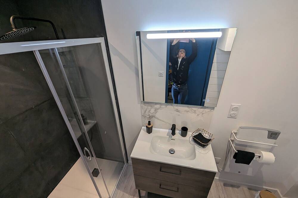 Le Bois Dormant for 2 Adults and 2 Children 25mn from Mont St Michel in Val-Couesnon, Fougères-Vitré